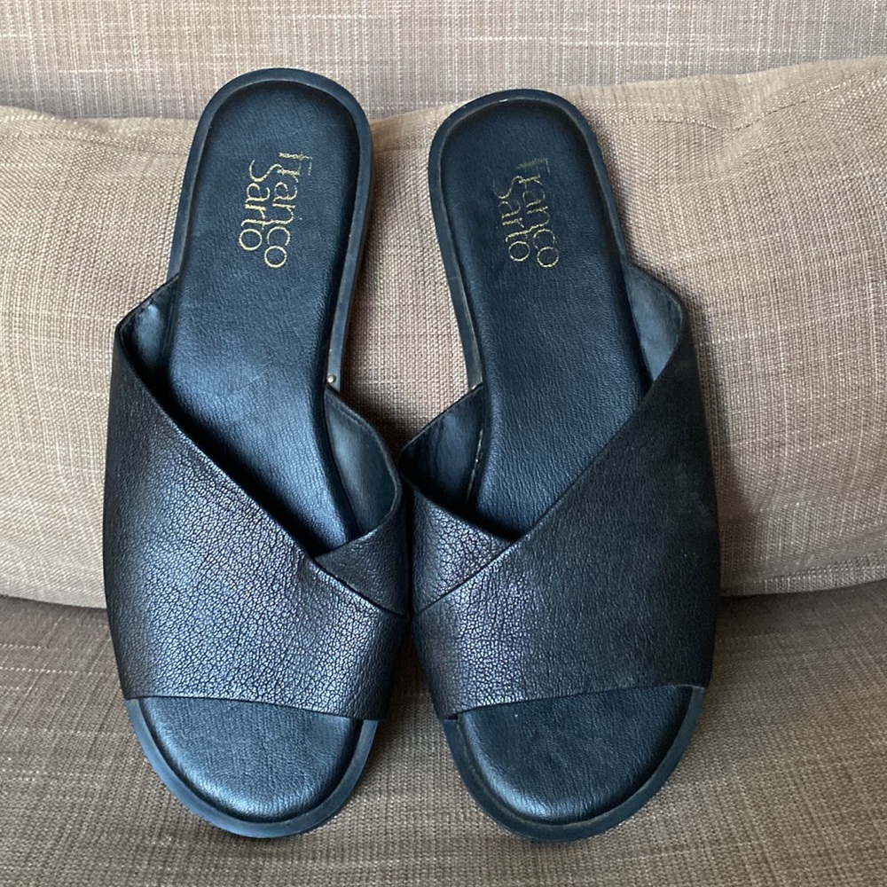 FRANCO SARTO Rivera black leather classy Minimalist flat sandals SIZE 7.5